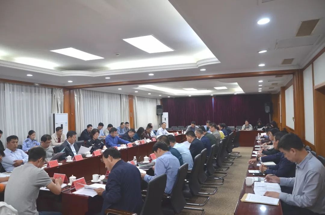 流動人口管理新舉措 治安防控創(chuàng)新樹標桿丨新區(qū)工委政法委組織鎮(zhèn)街領導現(xiàn)場觀摩鳳凰城社區(qū)技防設施改造提升工程