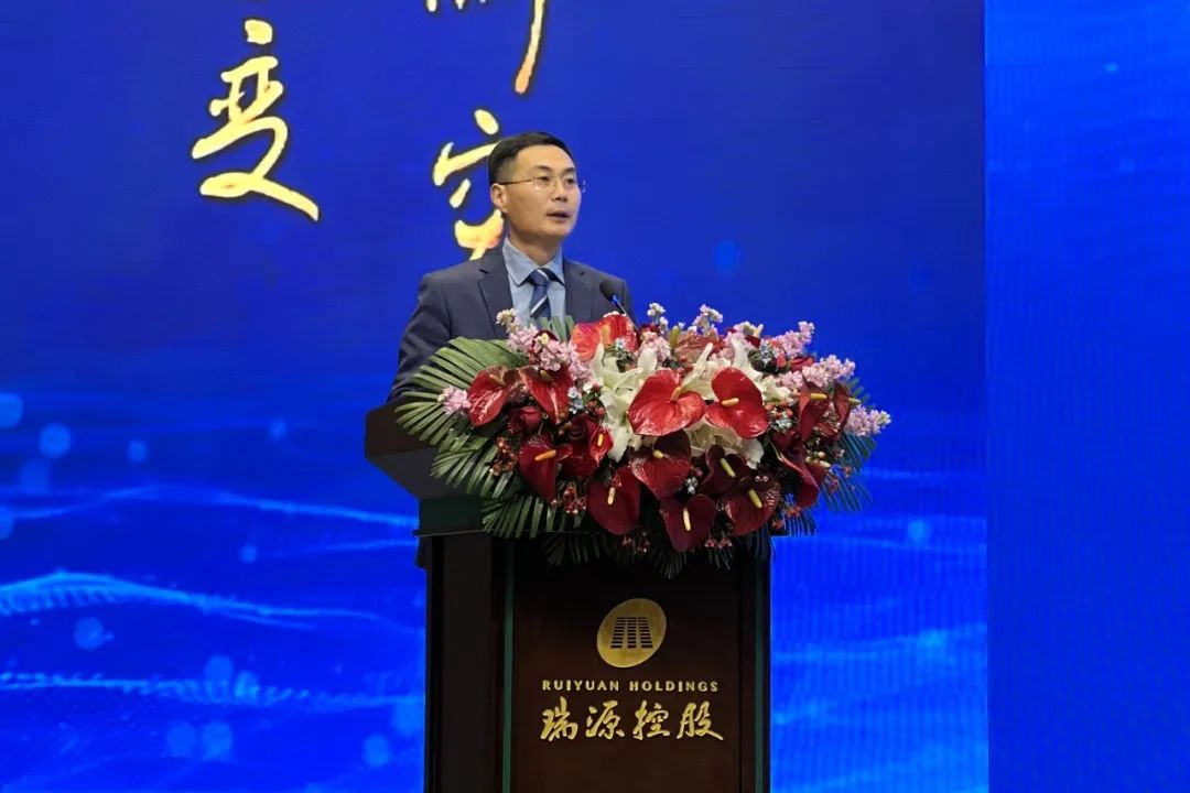 融合聚變，創(chuàng)新突破丨智慧產(chǎn)業(yè)集團(tuán)2022年度總結(jié)暨表彰大會(huì)順利召開