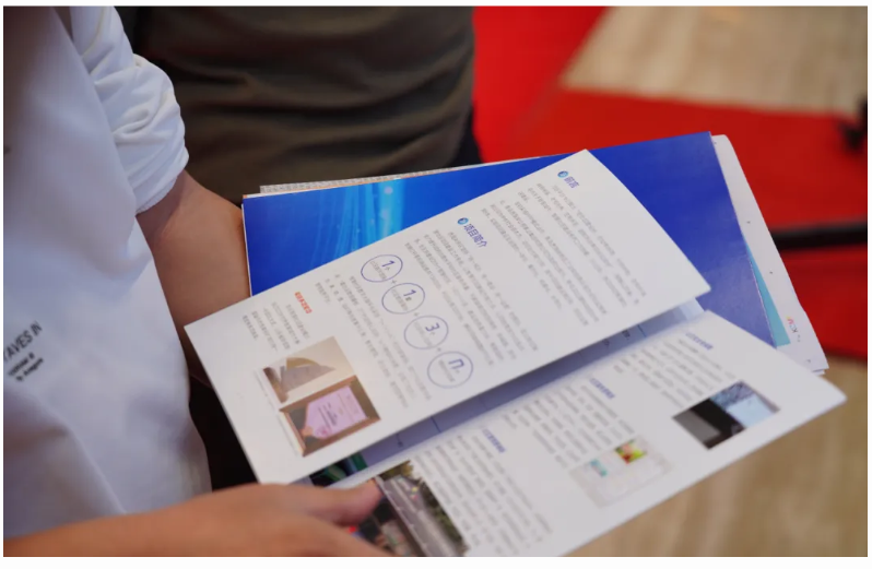 “機(jī)”聚新動能 “智”創(chuàng)新未來丨文達(dá)通無人清掃機(jī)器人亮相2025青島市具身智能機(jī)器人生態(tài)發(fā)展大會 “機(jī)”聚新動能 “智”創(chuàng)新未來丨文達(dá)通無人清掃機(jī)器人亮相2025青島市具身智能機(jī)器人生態(tài)發(fā)展大會