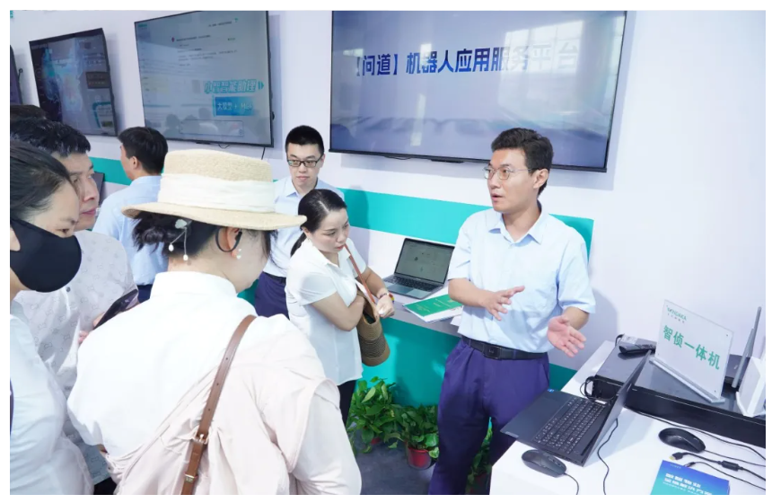 文達通股份攜”數(shù)智物業(yè)全鏈解決方案”亮相中國物博會，“AI+機器人”定義智慧物業(yè)新標(biāo)桿