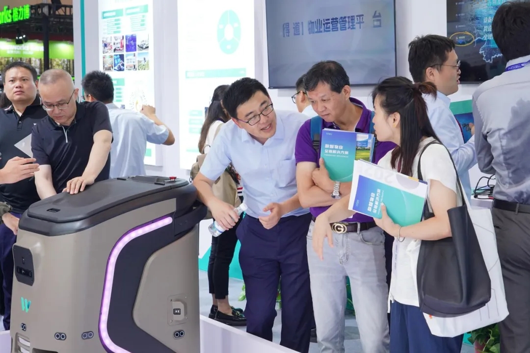 AI+機(jī)器人|文達(dá)通股份攜“數(shù)智物業(yè)全鏈解決方案”亮相中國(guó)物博會(huì) AI+機(jī)器人|文達(dá)通股份攜“數(shù)智物業(yè)全鏈解決方案”亮相中國(guó)物博會(huì)