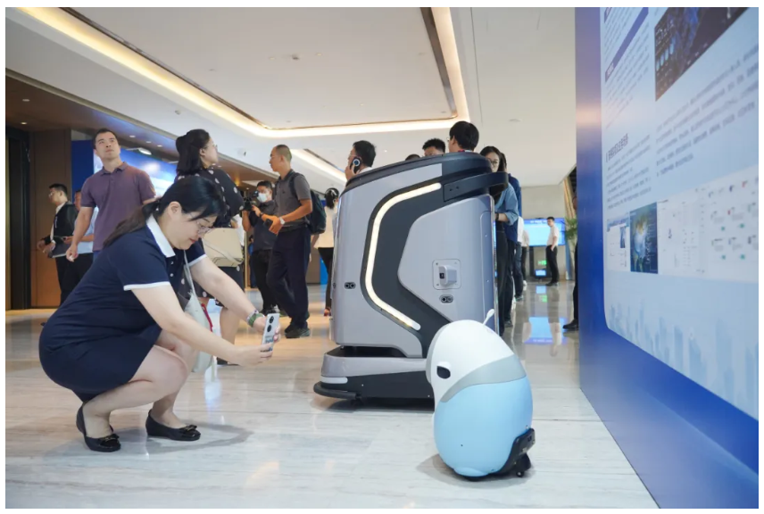 文達通股份攜“問道機器人”系列產(chǎn)品亮相山東省數(shù)字住建交流研討會 文達通股份攜“問道機器人”系列產(chǎn)品亮相山東省數(shù)字住建交流研討會